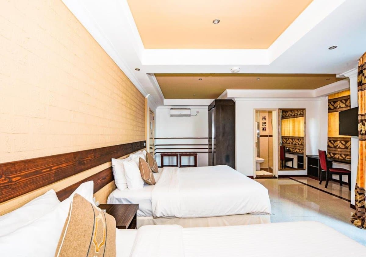 Deluxe Family Room