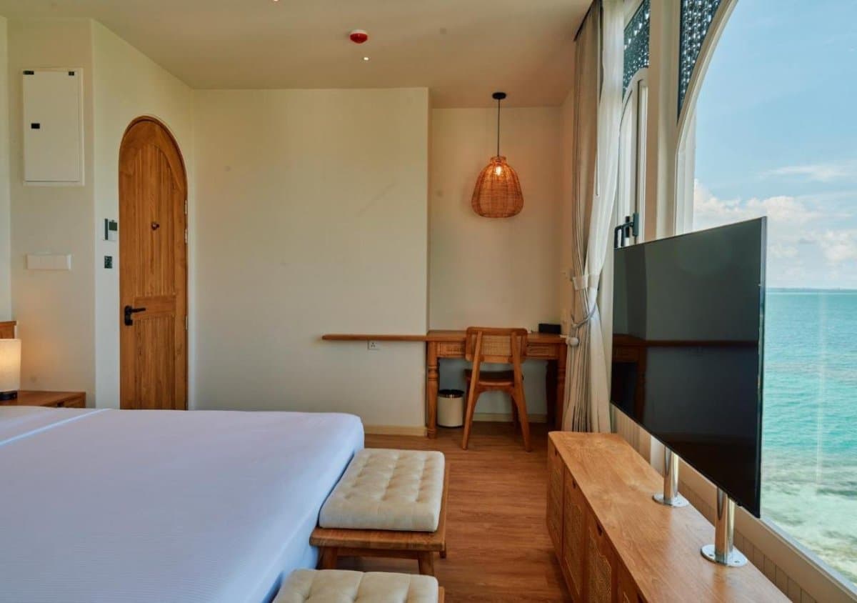 Deluxe Seaview Room