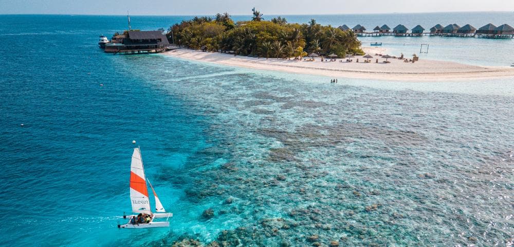 Malé: Adaaran Prestige Vadoo Maldives Day Pass – Overwater Paradise with Dining & Beach Access
