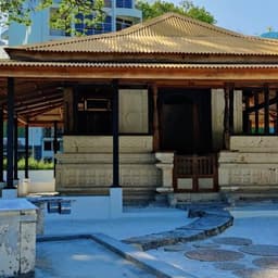 8 Hour Island Trio Discovery: Malé, Hulhumalé & Villingili Walking Tour 3