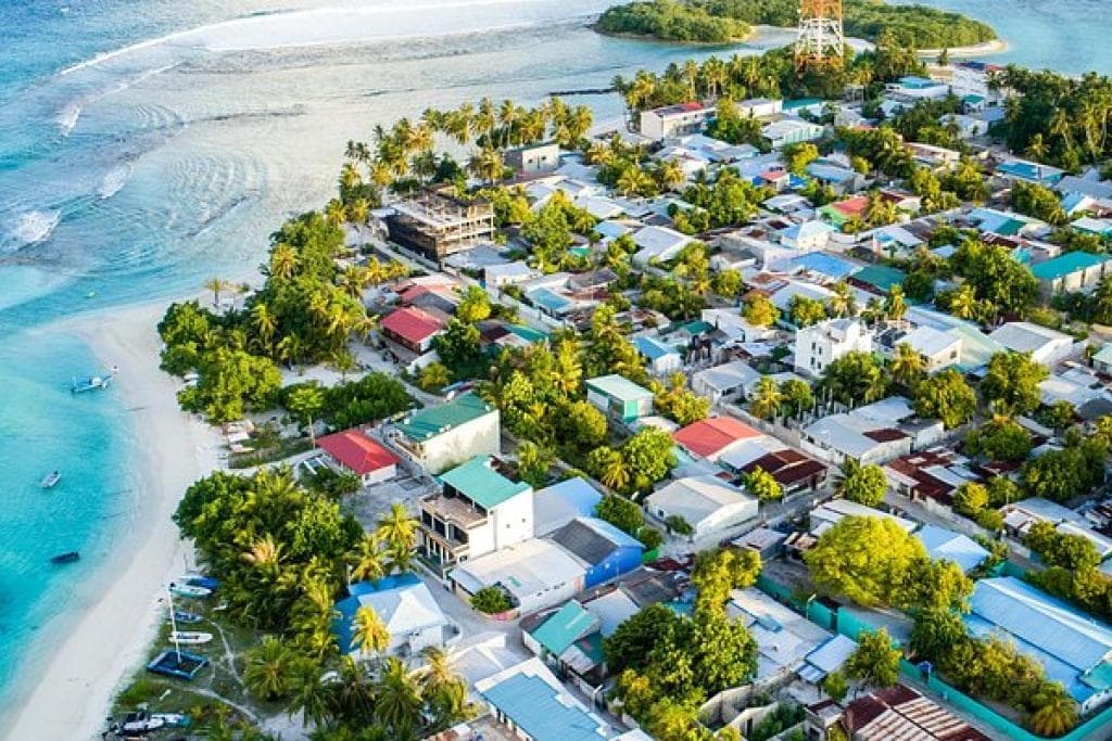 Thulusdhoo — island in the Maldives