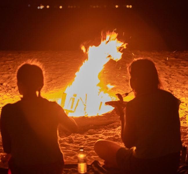 Sandbank Bonfire Experience – Sunset, Music, and Maldivian BBQ