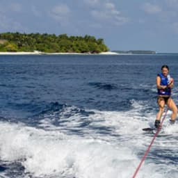 Wakeboarding Adventure in Maafushi – Ride the Waves 5