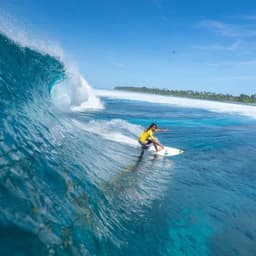 Wave Surfing Adventure in Maafushi – Ride the Maldivian Waves 5