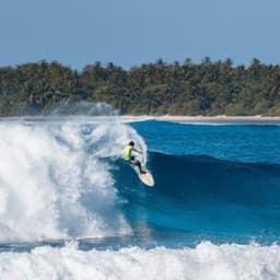 Wave Surfing Adventure in Maafushi – Ride the Maldivian Waves 3