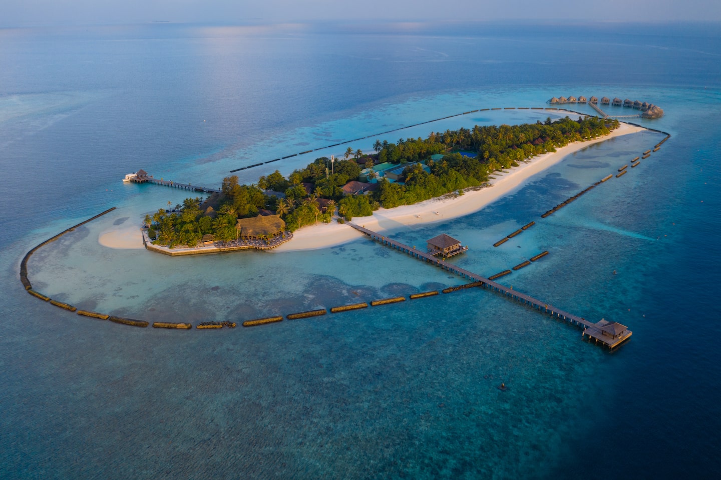 Komandoo-island-resor-and-spa-image