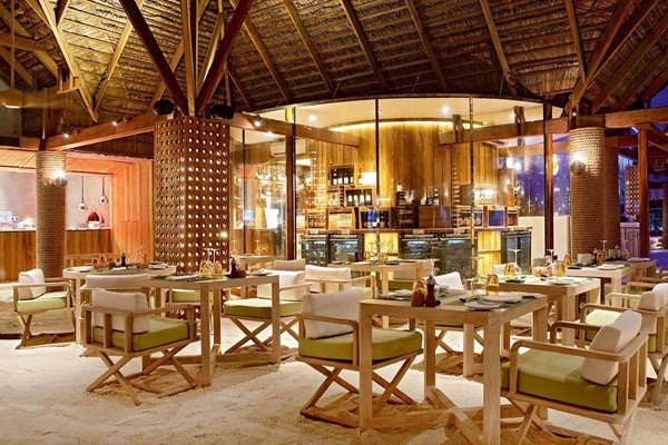 Constance Moofushi's manta-restaurant image